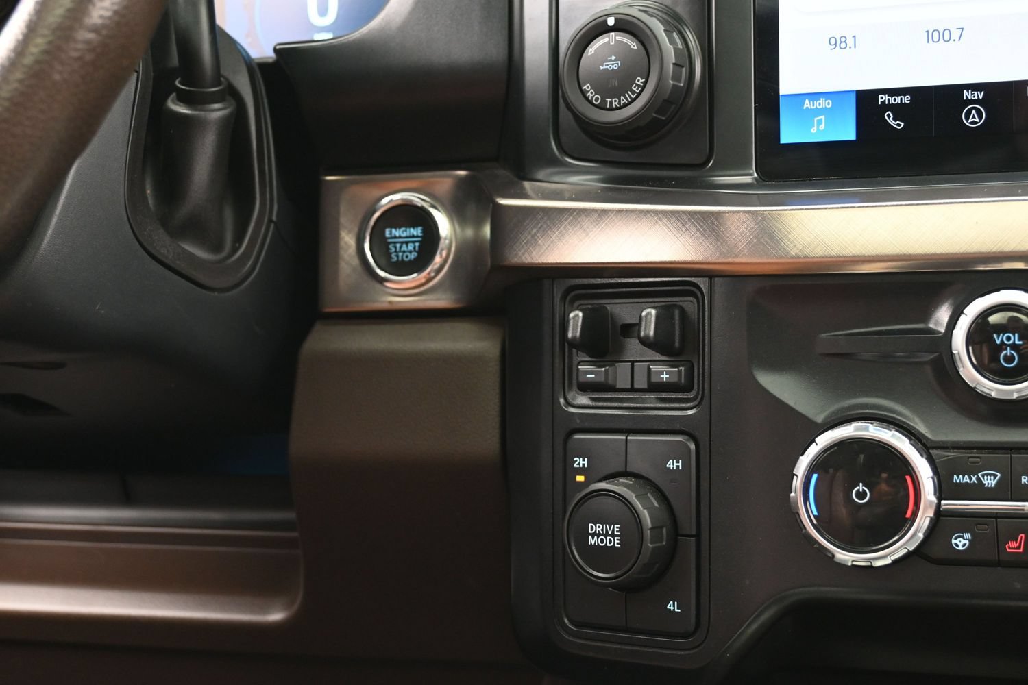 Used 2024 Ford F350 King Ranch w/ FX4 Off-Road Package AWD/4WD image 38