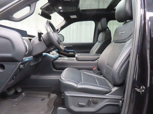 Used 2025 Ford Expedition Platinum w/ Stealth Performance Package AWD/4WD image 12