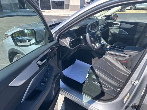 Used 2025 Acura MDX SH-AWD w/ Technology Package image 15
