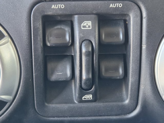 Used 2013 Jeep Wrangler Unlimited Rubicon w/ Connectivity Group AWD/4WD image 25
