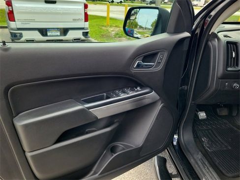 Used 2018 Chevrolet Colorado LT w/ LT Convenience Package image 18