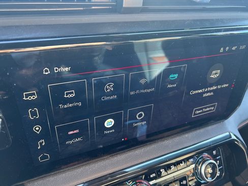 Used 2024 GMC Sierra 2500 AT4 image 25