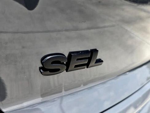 Used 2023 Volkswagen Atlas Cross Sport SEL R-Line AWD/4WD image 13
