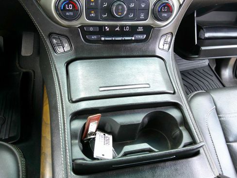 Used 2019 GMC Yukon XL Denali AWD/4WD image 62