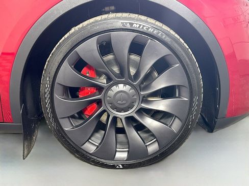 Used 2024 Tesla Model Y Performance AWD/4WD image 43