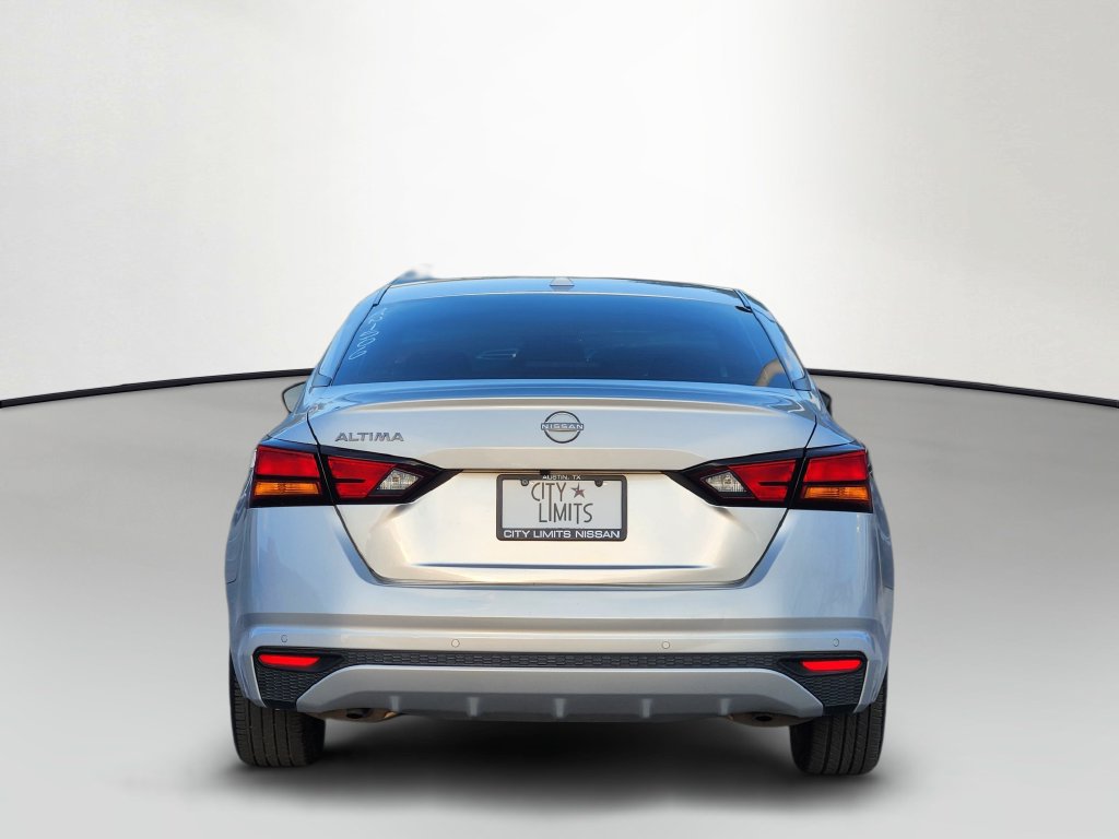 Used 2025 Nissan Altima 2.5 SV FWD image 6