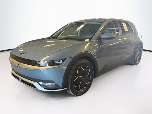 Used 2024 Hyundai Ioniq 5 SEL image 3