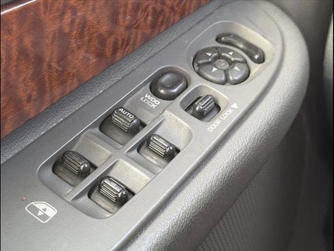 Used 2006 Dodge Ram 2500 Truck SLT image 16