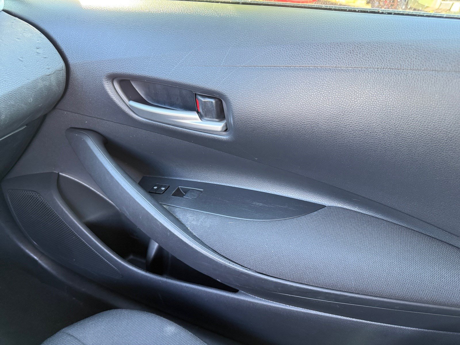 Used 2020 Toyota Corolla LE FWD image 16