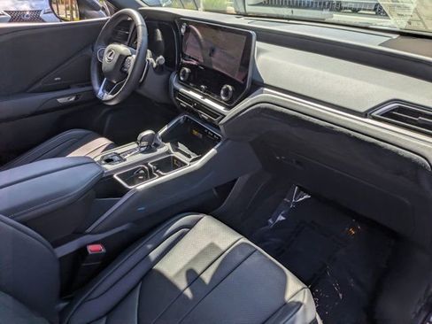 Used 2025 Lexus TX 500h AWD w/ Technology Package image 31