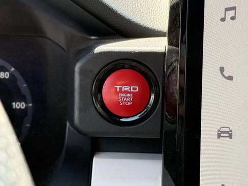 Used 2024 Toyota Tacoma TRD Off-Road image 25