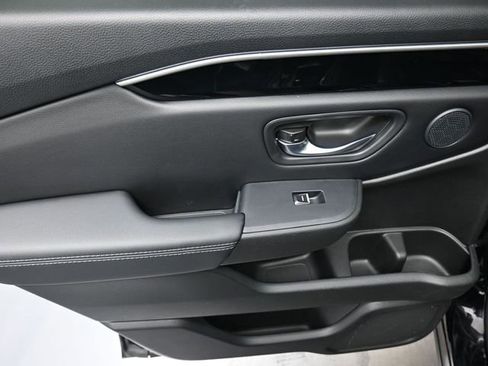 Used 2023 Honda Pilot Touring image 19