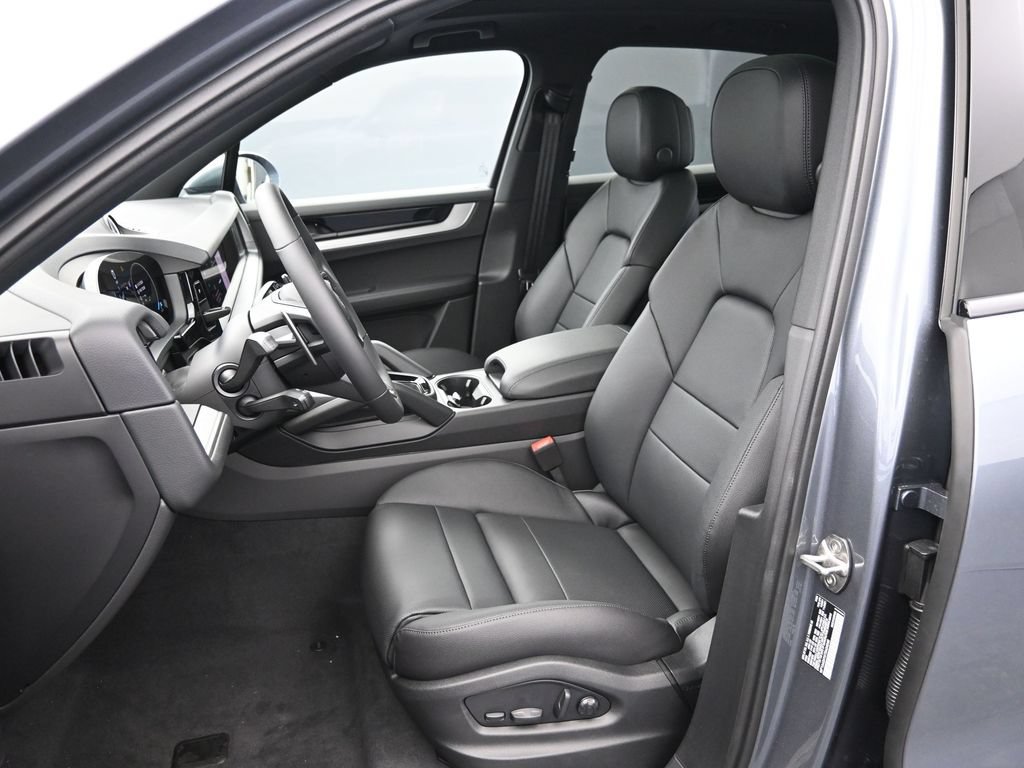 Used 2026 Porsche Cayenne AWD/4WD image 5