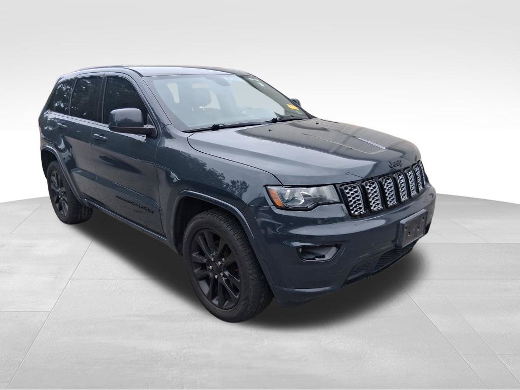 Used 2018 Jeep Grand Cherokee Altitude AWD/4WD image 3