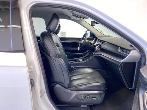Used 2023 Jeep Grand Cherokee Limited RWD image 28