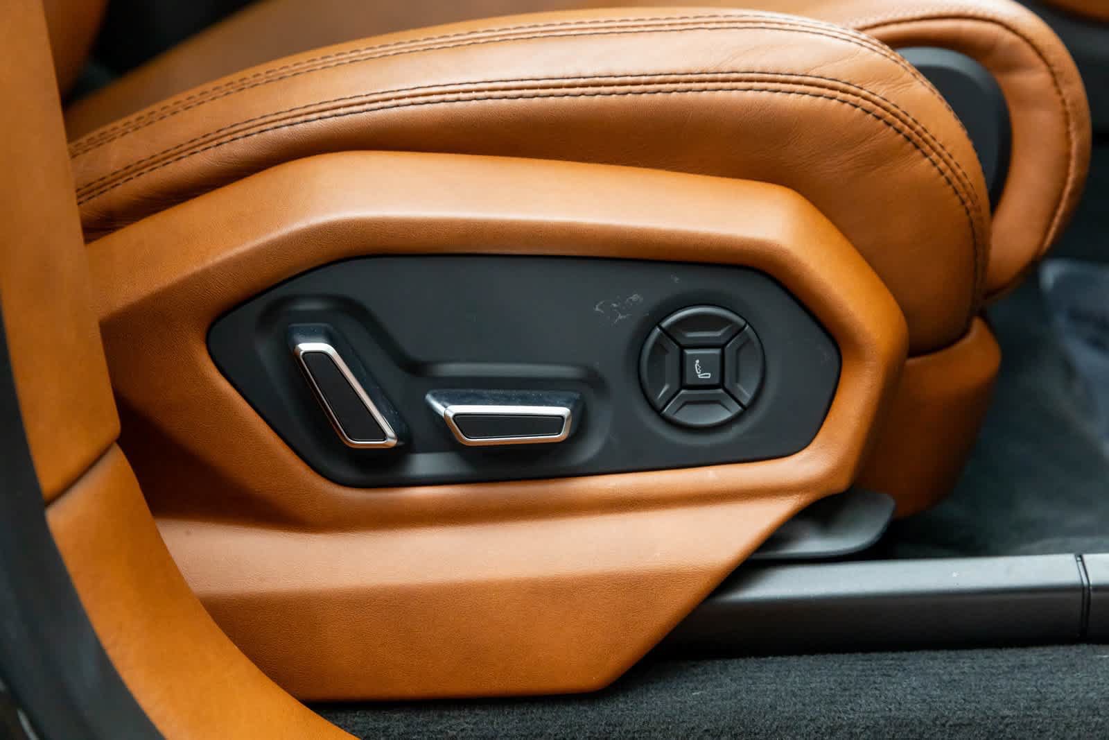 Used 2022 Lamborghini Urus AWD/4WD image 60