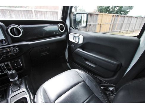 Used 2020 Jeep Wrangler Unlimited Sahara AWD/4WD image 11