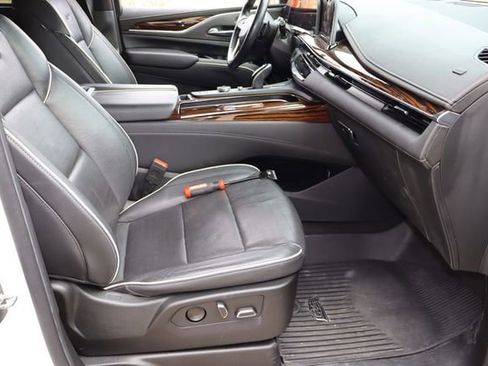 Used 2022 Cadillac Escalade ESV Premium Luxury AWD/4WD image 17