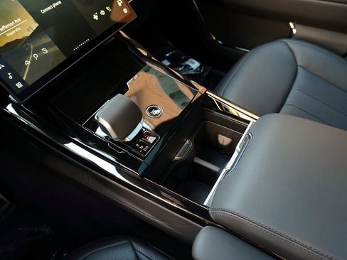 Used 2025 Land Rover Range Rover Sport Dynamic SE image 27