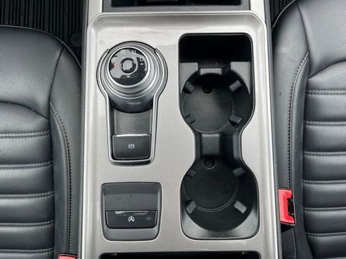 Certified 2024 Ford Edge SEL w/ Convenience Package AWD/4WD image 17