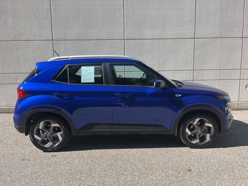 Used 2025 Hyundai Venue SEL image 5