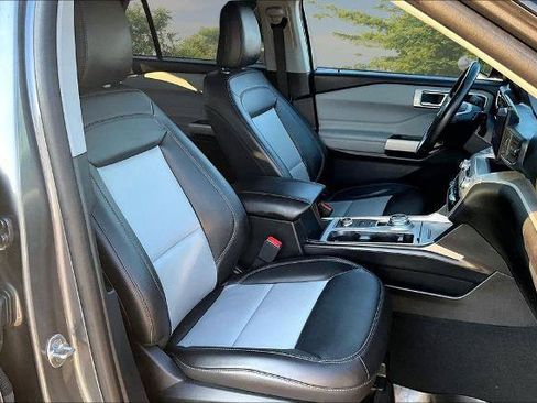 Certified 2023 Ford Explorer XLT w/ Equipment Group 202A AWD/4WD image 7