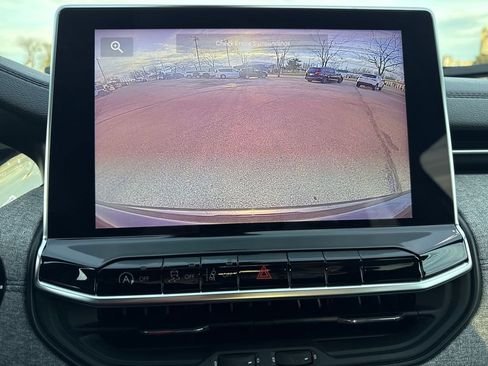 Certified 2023 Jeep Compass Latitude image 22