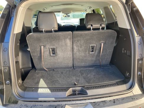 Used 2019 GMC Acadia SLT w/ LPO, Cargo Package image 22