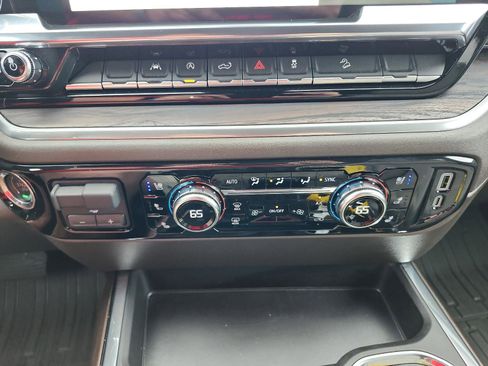 Certified 2025 GMC Sierra 1500 SLT w/ SLT Premium Package image 18