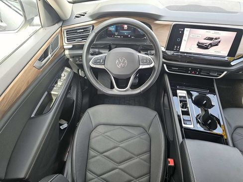 Used 2026 Volkswagen Atlas SE FWD image 16