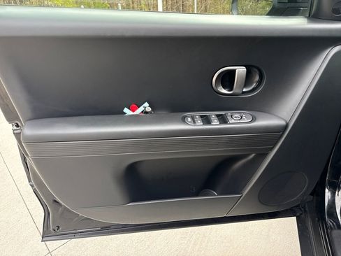 Used 2025 Hyundai Ioniq 5 SE image 23