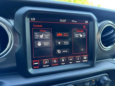 Used 2020 Jeep Wrangler Unlimited Sahara AWD/4WD image 21