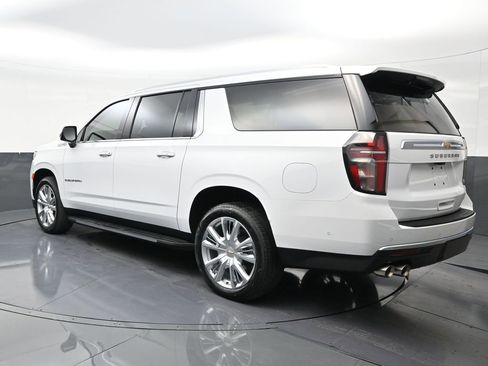 Used 2024 Chevrolet Suburban High Country w/ Advanced Technology Package RWD image 3