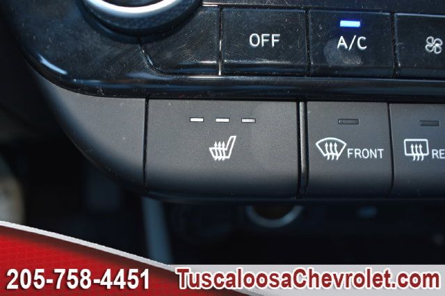 Used 2025 Hyundai Elantra Limited FWD image 40