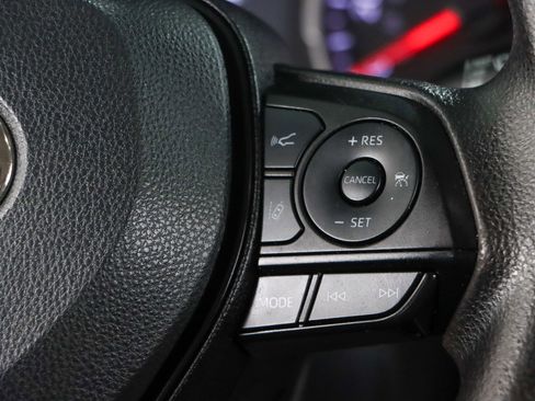 Used 2022 Toyota RAV4 XLE image 14