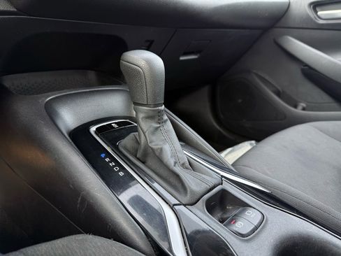 Used 2021 Toyota Corolla LE image 18