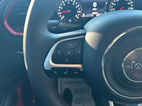 Used 2023 Jeep Renegade Trailhawk image 18