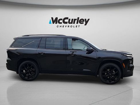 Used 2025 Chevrolet Traverse RS w/ LPO, Floor Liner Package AWD/4WD image 8