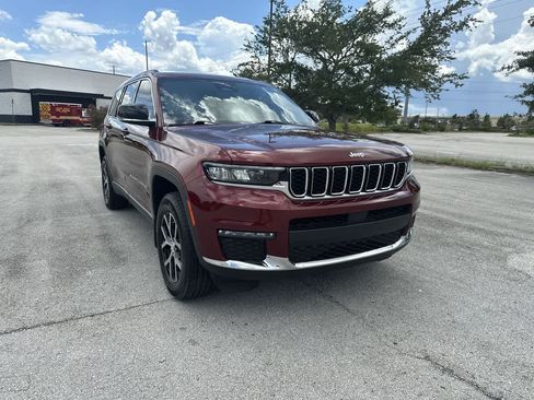 Certified 2023 Jeep Grand Cherokee L Limited w/ Trailer Tow Group (B) AWD/4WD image 16
