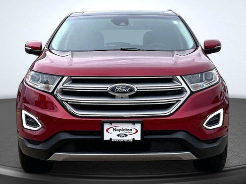 Used 2018 Ford Edge Titanium w/ Equipment Group 302A FWD image 3