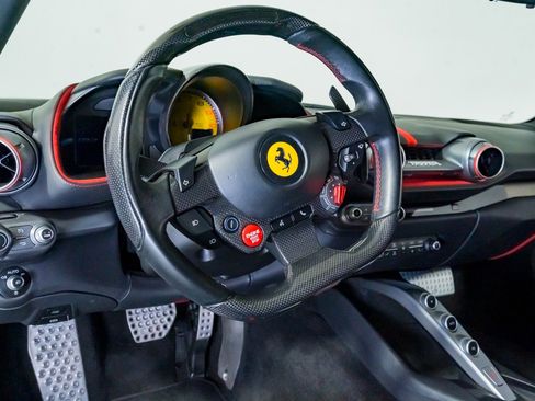 Used 2018 Ferrari 812 Superfast RWD image 19