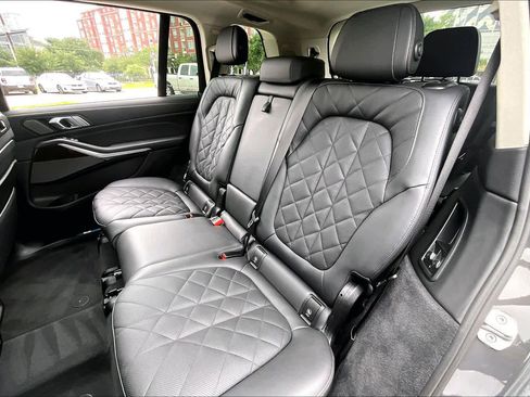 Used 2026 BMW X7 xDrive40i AWD/4WD image 18