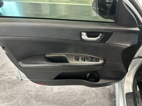 Used 2019 Kia Optima LX image 9