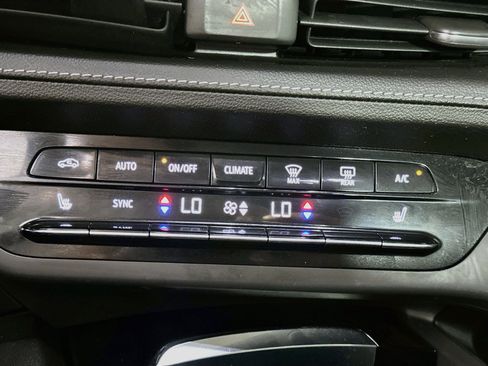 Used 2023 Buick Envision Essence w/ Sport Touring Package FWD image 22