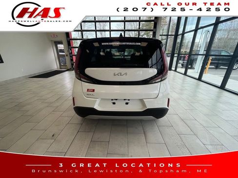 Used 2023 Kia Soul LX FWD image 5