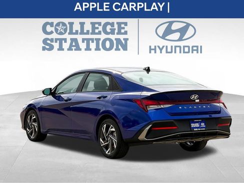 Used 2025 Hyundai Elantra Sport FWD image 8