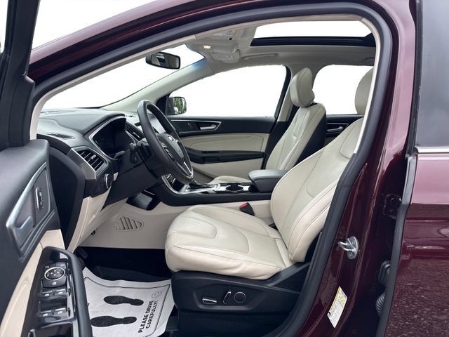 Used 2017 Ford Edge Titanium w/ Equipment Group 301A AWD/4WD image 10