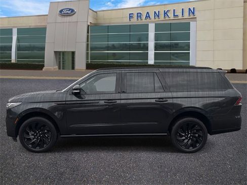 New 2025 Lincoln Navigator L Reserve w/ Jet Appearance Package image 4