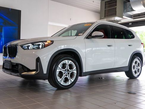 Used 2023 BMW X1 xDrive28i w/ Convenience Package AWD/4WD image 4