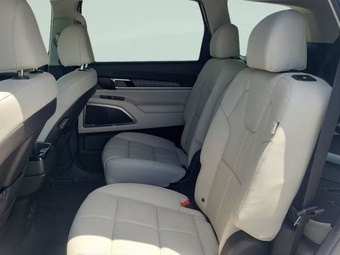 Used 2025 Kia Telluride EX w/ EX Captain's Chair Package AWD/4WD image 13